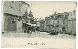 Saint Sorlin ( La Roche Vineuse) La Place (fontaine, Animation, Commerces, Coiffeur, A Pichon, Platrier, Café) Pas Circ, - Autres & Non Classés