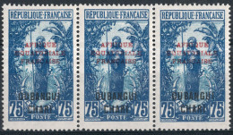 Oubangui Timbre-Poste N°66** Bande De 3 Neufs Sans Charnières TB Cote : 7€50 - Ongebruikt