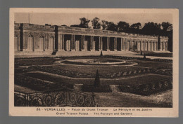 CPA - 78 - Versailles - Palais Du Grand Trianon - Le Péristyle Et Les Jardins - Non Circulée - Versailles (Château)