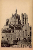 LE MONT-SAINT-MICHEL  ( MANCHE )  ABBAYE DU MONT-SAINT-MICHEL . VUE PRISE DES REMPARTS - Le Mont Saint Michel