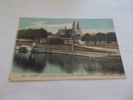 TOURS ( 37 Indre Et Loire ) LA CATHEDRALE ET LE CIRQUE ANIMEES LAVANDIERES  VUE COLORISER - Tours