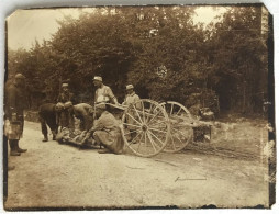 Photo Ancienne - Snapshot - Militaire - 1ère Guerre Mondiale - Poilus - Evacuation D'un Blessé - Voiturette - WW1 - 1915 - Guerre, Militaire