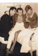 Cyclisme  - Coureur Cycliste Louison Bobet Sur Son Lit D'hopital - 1962 - Format 17.5 X 11.5 Cm - Wielrennen