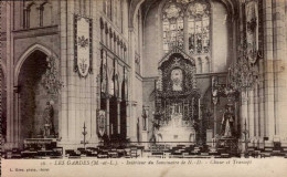 LES GARDES   ( MAINE ET LOIRE )  INTERIEUR DU SANCTUAIRE DE NOTRE-DAME  . CHOEUR ET TRANSEPT ( ROUSSEUR SUR LA DROITE ) - Sonstige & Ohne Zuordnung