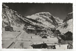 Val-d'Isère (73) : Vue Aérienne Générale Au Niveau Du Quartier Entre Les Hôtels Christiana Et St-Elena En 1955 PF. - Val D'Isere