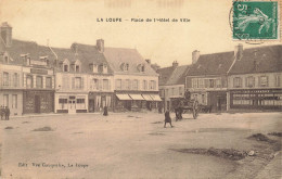 CPA La Loupe-Place De L'hôtel De Ville-Timbre       L2954 - La Loupe