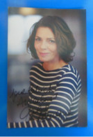 AUTOGRAPHE DE ELIZABETH BOURGINE SUR CARTE - Acteurs & Toneelspelers