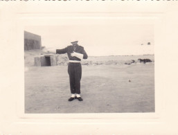 AFRIQUE ,,,ABIDJAN   1955,,,PHOTO  D'UN POLICIER  EN SITUATION ,,,jolie Photo - Africa