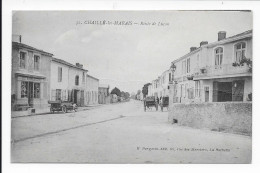 Chaillé Les Marais , Route De Luçon , Automobile Devant Chez H.HUMEAU, 1934 - Chaille Les Marais