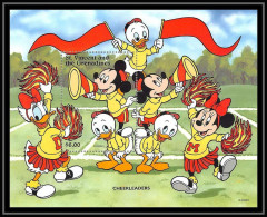 80120 Mi N°365 St Vincent & The Grenadines Disney Cheerleaders Daisy Minnie Castors Juniors Beavers Neuf ** MNH 1995 - St.Vincent E Grenadine