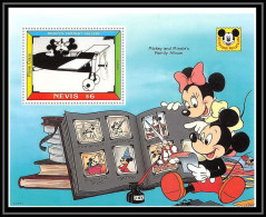 80079 Mi N°52 Nevis Mickey And Minnie's Family Album Disney Bloc (BF) Neuf ** MNH 1992 - St.Kitts And Nevis ( 1983-...)