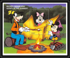 80001 Mi N°338 Ghana Mickey Minnie Goofy In The Summer Disney Bloc (BF) Neuf ** MNH 1997 - Ghana (1957-...)