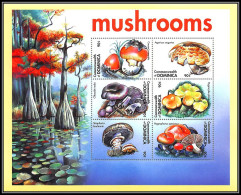 81148 Dominica Dominique Mi N°3176-3181 Psilocybe Champignons Afrique Mushrooms Funghi Pilze ** MNH 2001 - Mushrooms