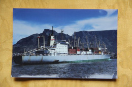 Photographie D'un Bateau ( Format Carte Postale) - Boats