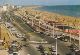 SAINT-JEAN DE MONTS . - La Passerelle Et L'esplanade De La Mer. NOMBREUSES VOITURES - Saint Jean De Monts