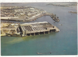 56. LORIENT .  CPSM.  VUE AERIENNE. LE PORT DE PECHE ET LA BASE SOUS MARINE. - Lorient