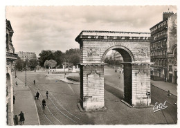 DIJON. La Porte Guillaume Et La Place Darcy. - Dijon