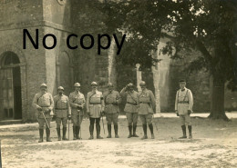 PHOTO FRANCAISE - POILUS OFFICIERS DEVANT L'EGLISE DE MICHERY PRES DE SERGINES - SENS YONNE - GUERRE 1914 1918 - Guerre, Militaire