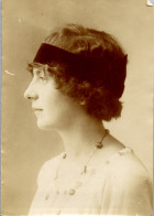 Photographie Photo Vintage Snapshot Amateur Jeune Femme Profil  - Personnes Anonymes