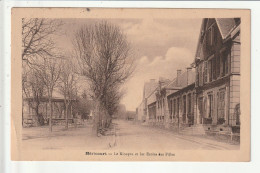 CP 70 HERICOURT Le Kiosque Et Les écoles Des Filles - Héricourt