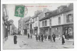 La Rue Du Moutiers , Scène Animée Devant LA GRANDE EPICERIE , BOUILLON , LIBRAIRIE ....1910 - Aubervilliers