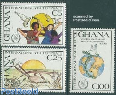 Ghana 1987 International Year Of Peace 3v, Mint NH, History - Nature - Peace - Birds - Pigeons - Autres & Non Classés