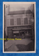 Photo Ancienne Snapshot - NOYERS Sur SEREIN - Magasin Bourque - 1925 - Yonne Bourgogne Rue Maison - Places