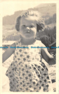 R161099 Old Postcard. Girl. Fotobel - Monde