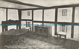 R648007 Pevensey. Formerly King Edward VI. Bedroom. Showing Traces Of Wall Fresc - Monde