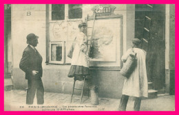 * PARIS * PREMIERE FEMME COLLEUSE D'AFFICHES * PUBLICITE GABERT * ECHELLE * 28 * EDIT. MALCUIT * C.M. - 1915 - Artisanry In Paris