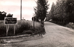 Aucaleuc - Route Et Entrée Du Camp Militaire - 71ème Régiment D'infanterie - Militaria - Autres & Non Classés