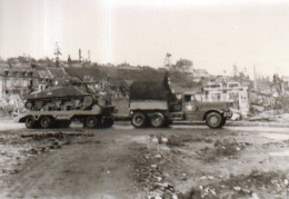 Guerre 39 45 : Normandie Arromanches En Octobre 1944 Ensemble M19 (camion Transporteur De Char Sherman) - Oorlog, Militair
