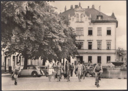 AK Triptis Thüringen Am Marktplatz Oldtimer   (26355 - Altri & Non Classificati