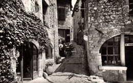 Saint Paul - Rue Ruelle Vers L'église - Magasin Commerce Poteries Potier VAUZAN - Saint-Paul