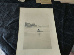 P-844 , Photo , Jolie Femme En Maillot De Bain Sur Une Jolie Plage - Anonymous Persons