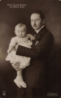 CPA Prince August Wilhelm Von Prusse Mit Seinem Sohn Alexander Ferdinand, NPG 4728 - Familles Royales