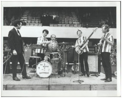 C6522/ Pat Wayne And The Beachcombers Foto Stoke - Leicester Football 1964 - Andere & Zonder Classificatie