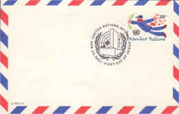 A42 143b USA Postcard United Nations Postman Facteur - Postal Services