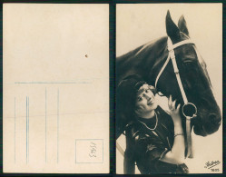 [ OT 015963 ] - WOMAN - HORSE CHEVAL BELLE FILLE PRETTY GIRL FASHION ROBE DRESS HAIRSTYLE COIFFURE - Frauen
