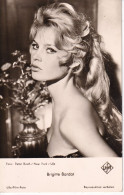 POSTAL DE LA ACTRIZ BRIGITTE BARDOT (CINE-CINEMA) - Foto's