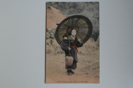 Cpa Japon Japan Couleur A Girl Carrying Her Sister Of Her Pack - MAY01 - Altri & Non Classificati