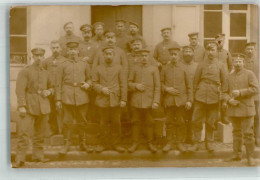 39883731 - Ein Offizier Mit Seinen Maennern In Uniform Feldpost 1. Landsturm-Inf.-Batl. Passau - War 1914-18