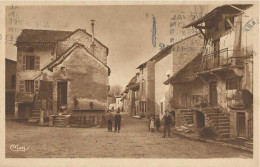 VERTRIEU Une Rue Du Village - Sonstige & Ohne Zuordnung