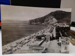 Cartolina Finale Ligure Provincia Savona ,spiaggia E I Tre Viali Dei Giardini,bagni Boncardo 1949 - Savona