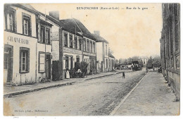Cpa. 28 SENONCHES (ar. Dreux) Rue De La Gare (animée, Graineterie, Attelage) 1914   Ed. Dubois - Altri & Non Classificati