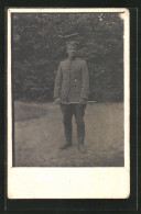 Foto-AK Soldat Husar In Uniform Feldgrau Mit Mütze  - Guerre 1914-18