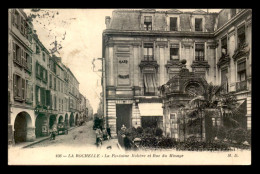 17 - LA ROCHELLE - LA FONTAINE MOLIERE ET RUE DU MINAGE - La Rochelle