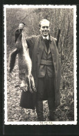 AK Jagd, Jäger Mit Erlegtem Fuchs  - Hunting