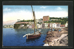 Cartolina Sorrento, La Marina, Blick Vom Ufer Auf Die Häuserfront  - Otros & Sin Clasificación