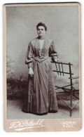 Fotografie F. A. Petschl, Horn /N.Oest., Junge Frau In Langem Kleid  - Personnes Anonymes